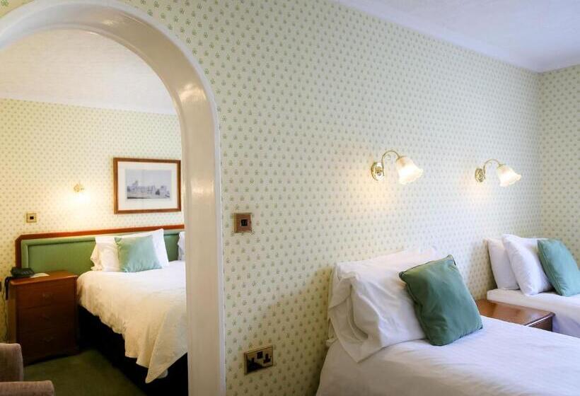 هتل The Izaak Walton Country House