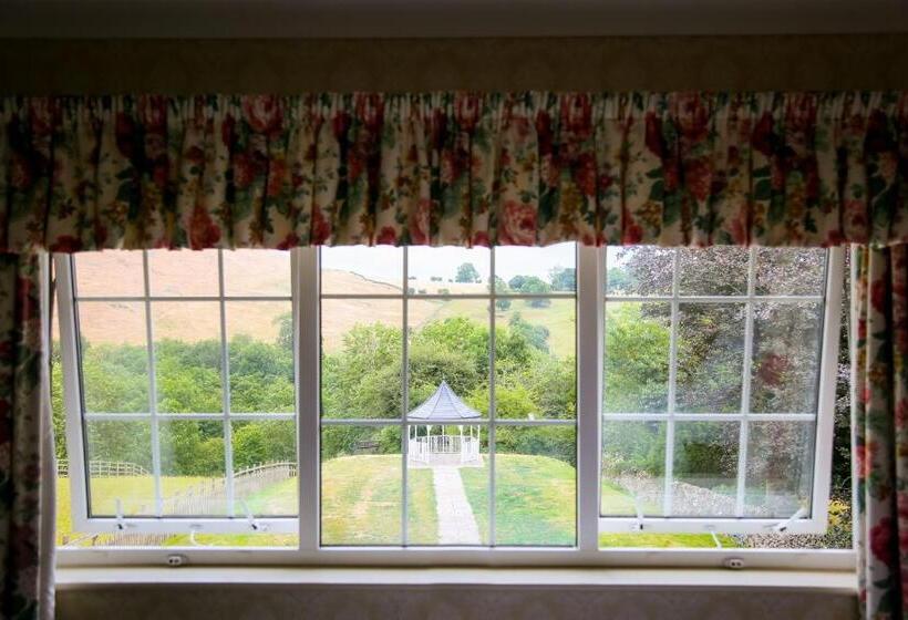 هتل The Izaak Walton Country House