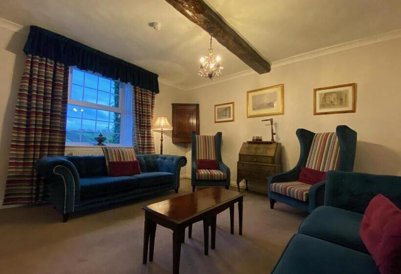 هتل The Izaak Walton Country House