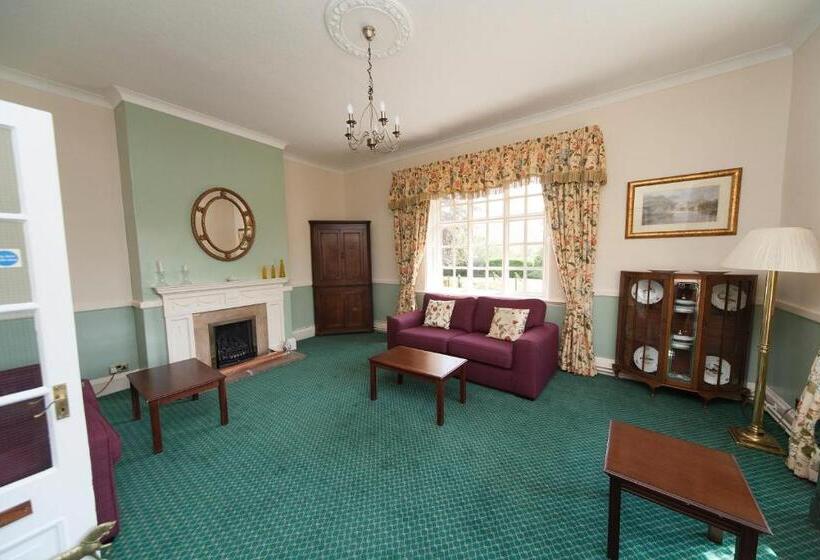 هتل The Izaak Walton Country House