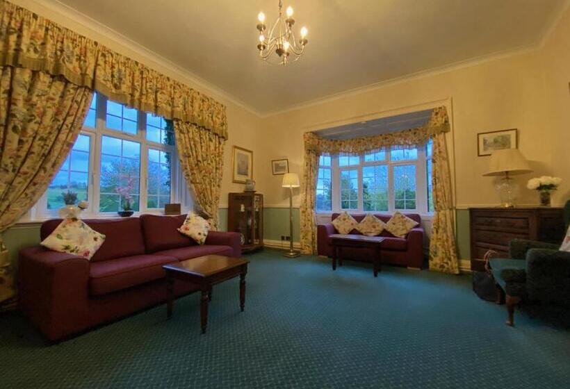 هتل The Izaak Walton Country House
