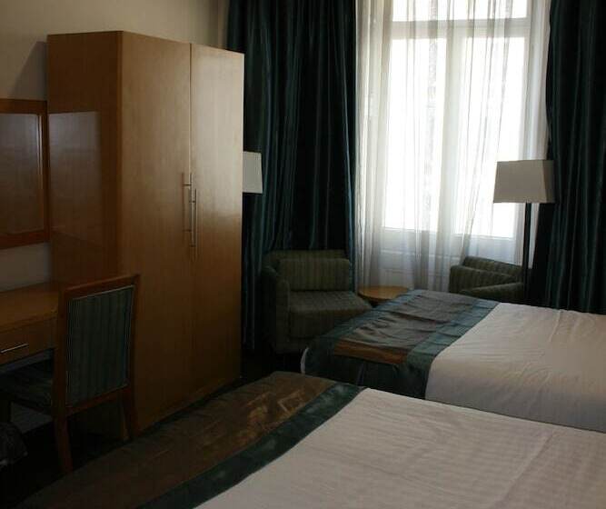 Fotos del hotel Cromwell International Hotel:  3