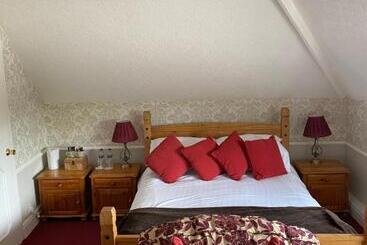 هتل Greyhound Country Inn