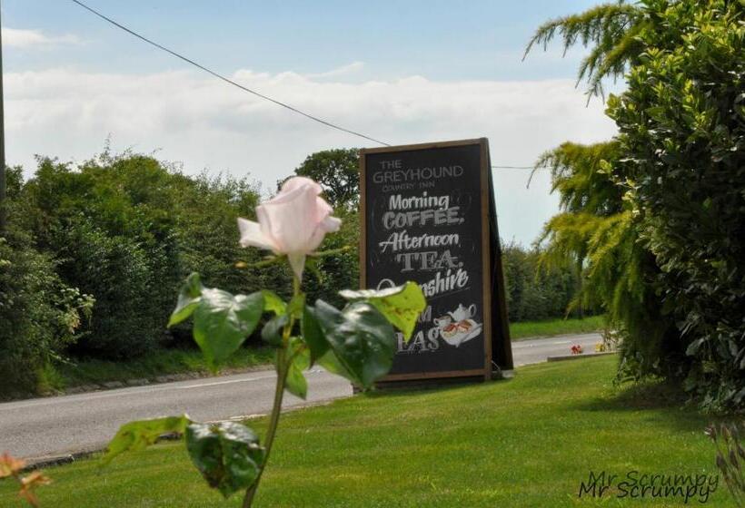 فندق Greyhound Country Inn