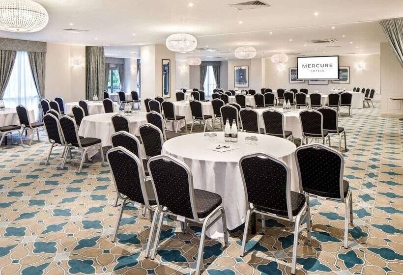 Отель Mercure Chester Abbots Well