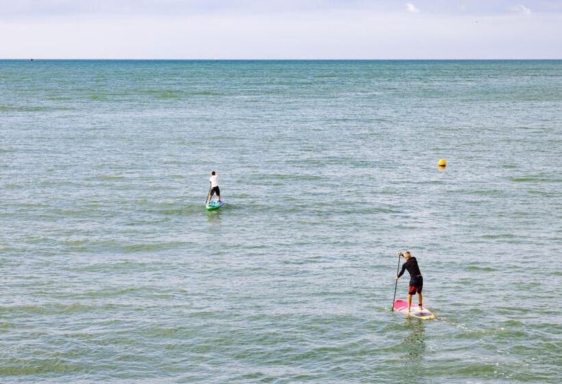 ホテル The Burlington