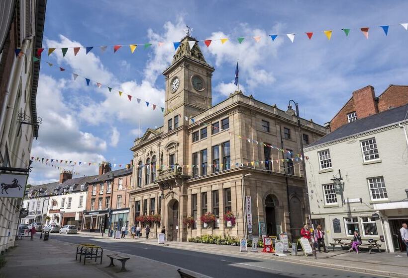 The Royal Oak Hotel, Welshpool, Mid Wales
