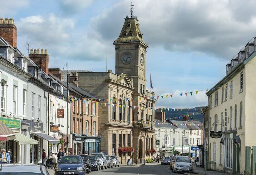 The Royal Oak Hotel, Welshpool, Mid Wales