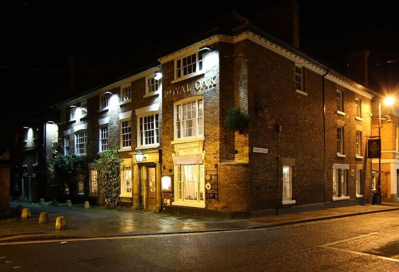 Hotel The Royal Oak , Welshpool, Mid Wales