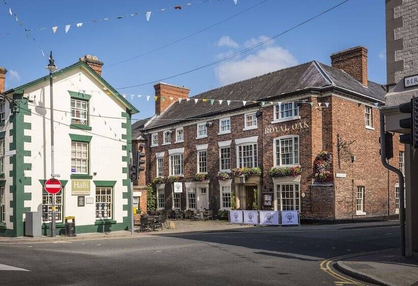 The Royal Oak Hotel, Welshpool, Mid Wales