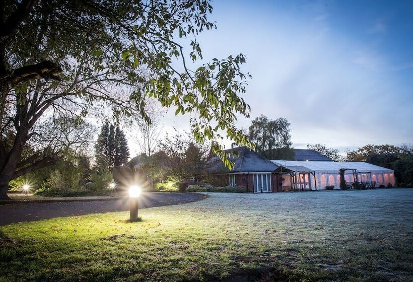 هتل Brook Marston Farm