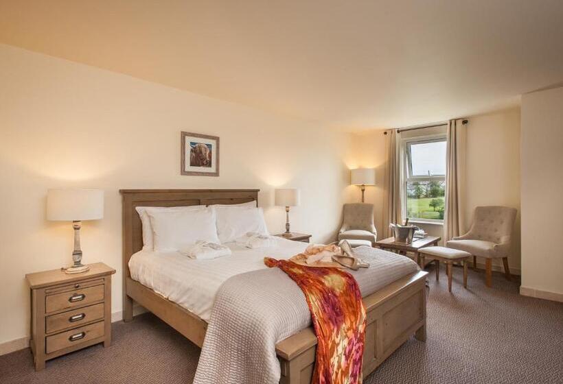 Comis Hotel & Golf Resort
