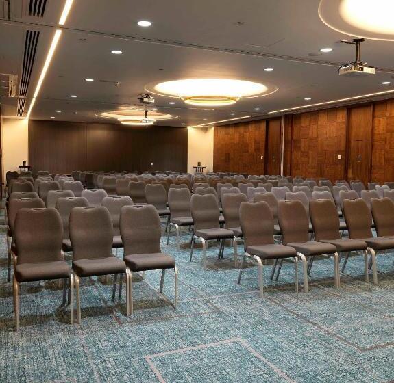 هتل Crowne Plaza London Kings Cross, An Ihg