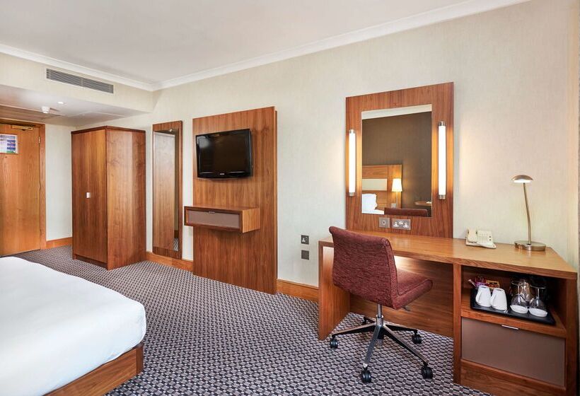هتل Doubletree By Hilton Coventry