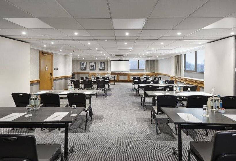 هتل Doubletree By Hilton Coventry