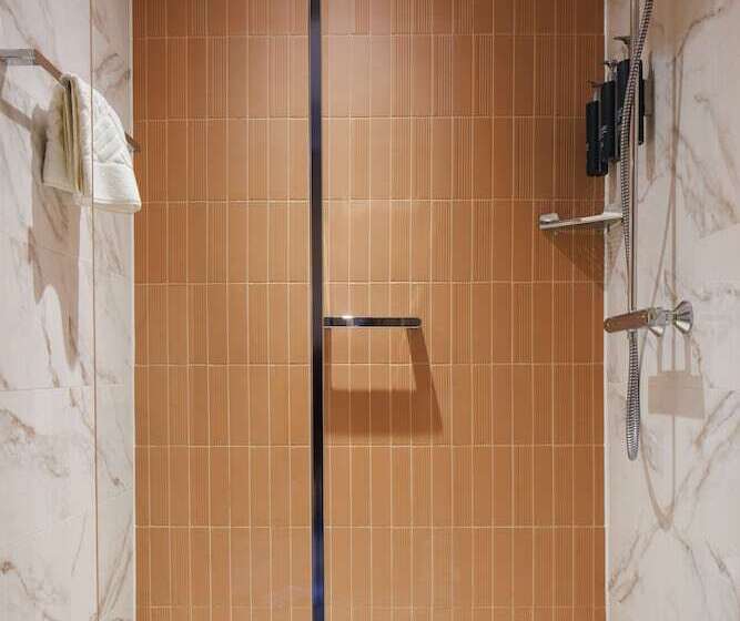 هتل Doubletree By Hilton Coventry