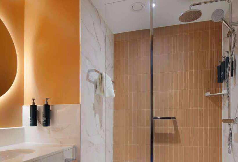 هتل Doubletree By Hilton Coventry