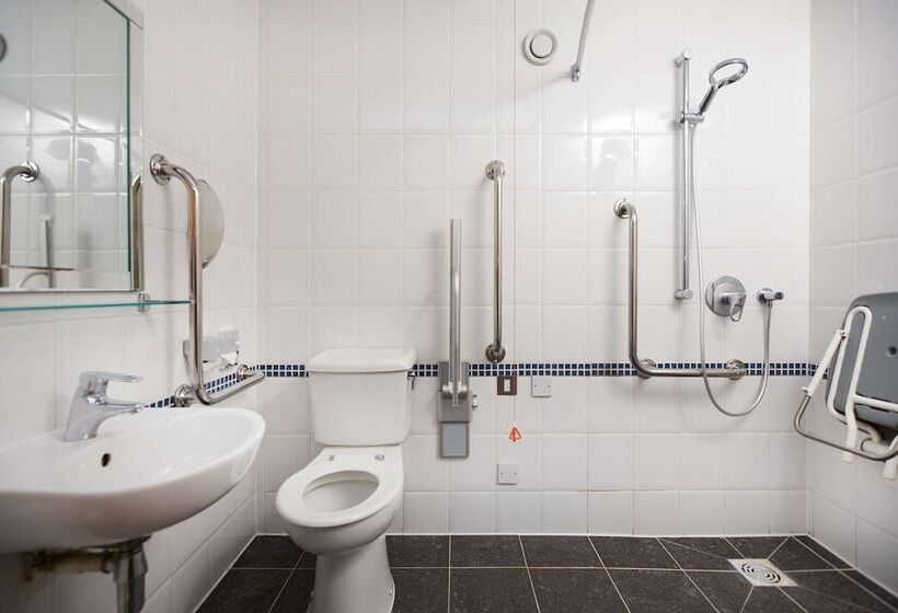 هتل Doubletree By Hilton Coventry