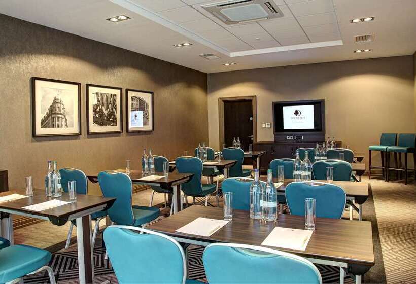 בית מלון כפרי Doubletree By Hilton  Edinburgh City Centre