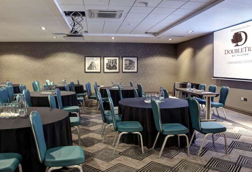 בית מלון כפרי Doubletree By Hilton  Edinburgh City Centre