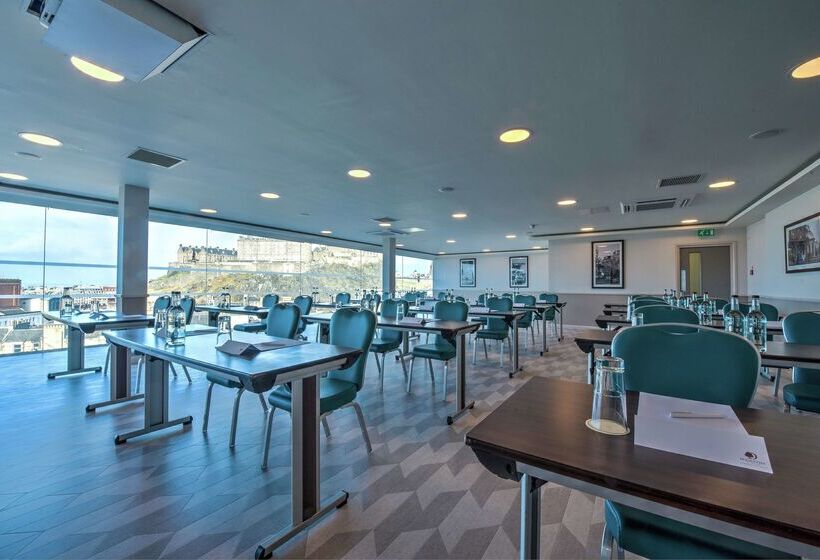 בית מלון כפרי Doubletree By Hilton  Edinburgh City Centre