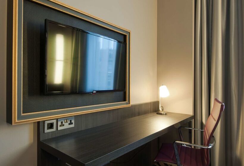 בית מלון כפרי Doubletree By Hilton  Edinburgh City Centre