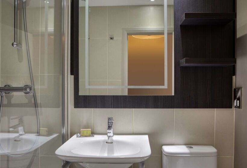 בית מלון כפרי Doubletree By Hilton  Edinburgh City Centre