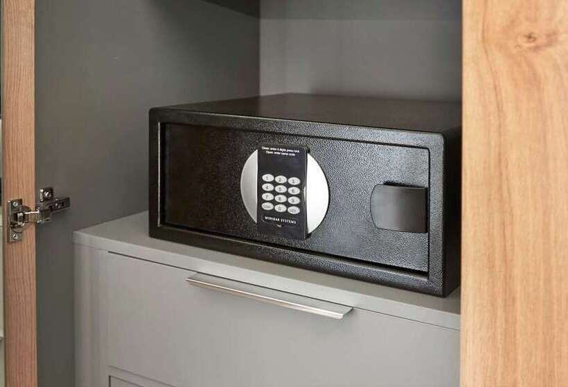 هتل Hilton London Croydon