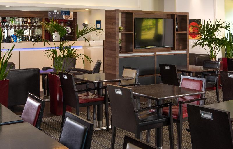هتل Holiday Inn Express London   Dartford, An Ihg