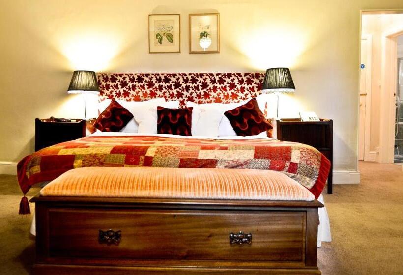 فندق Lewtrenchard Manor