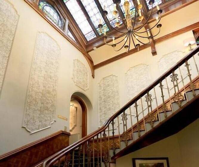 هتل Macdonald Kilhey Court