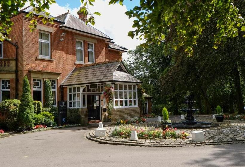 هتل Macdonald Kilhey Court