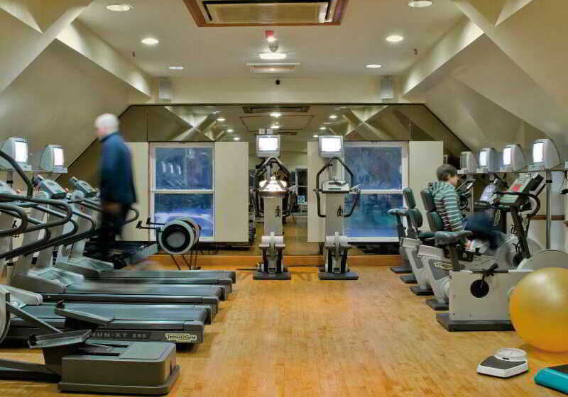 هتل Macdonald Kilhey Court