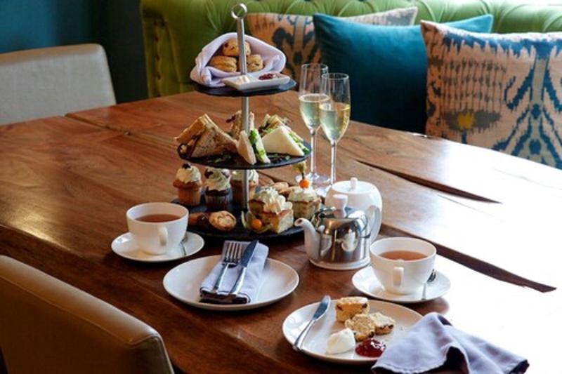 The Lodge Hotel   Putney