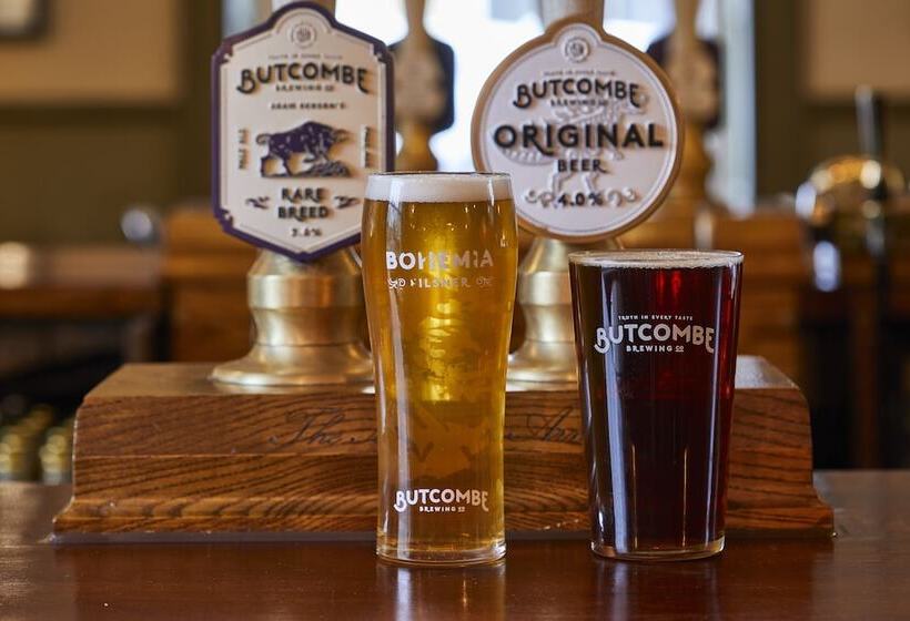هتل The Methuen Arms