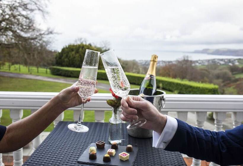 호텔 The Penrallt Country House