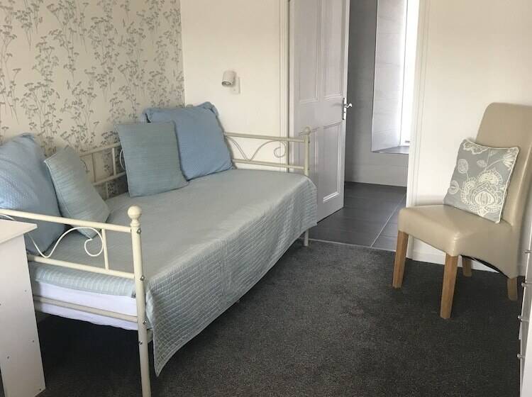 Rooms At The Highcliffe