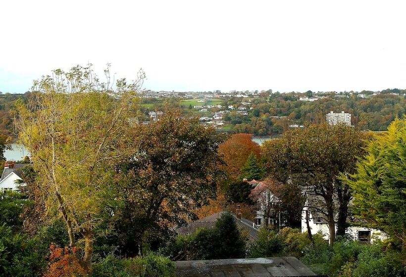 The Menai Hotel And Bar
