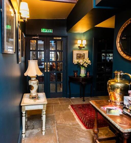 호텔 The George Inn