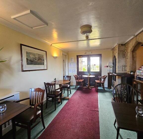 هتل Schoolhouse Restaurant And