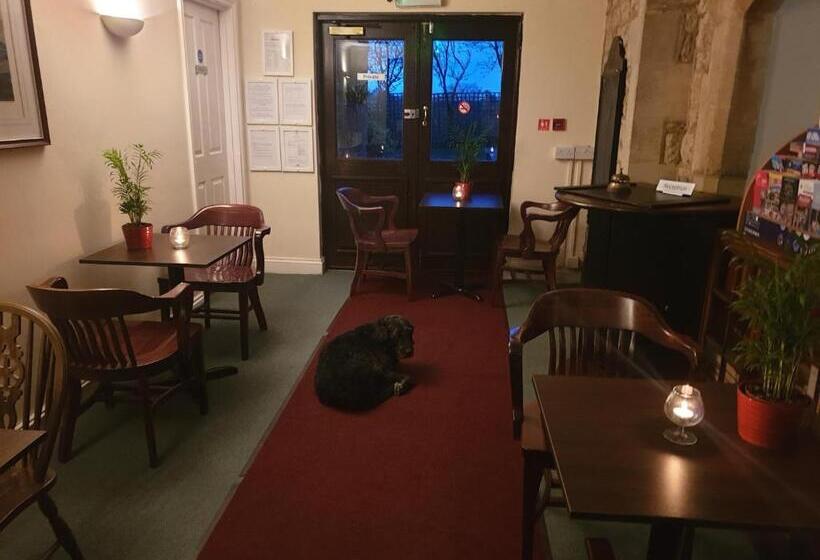 هتل Schoolhouse Restaurant And