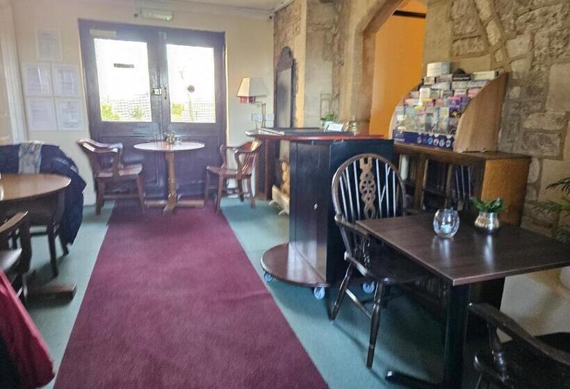 هتل Schoolhouse Restaurant And