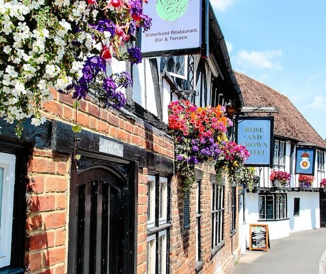 هتل The Legacy Rose & Crown
