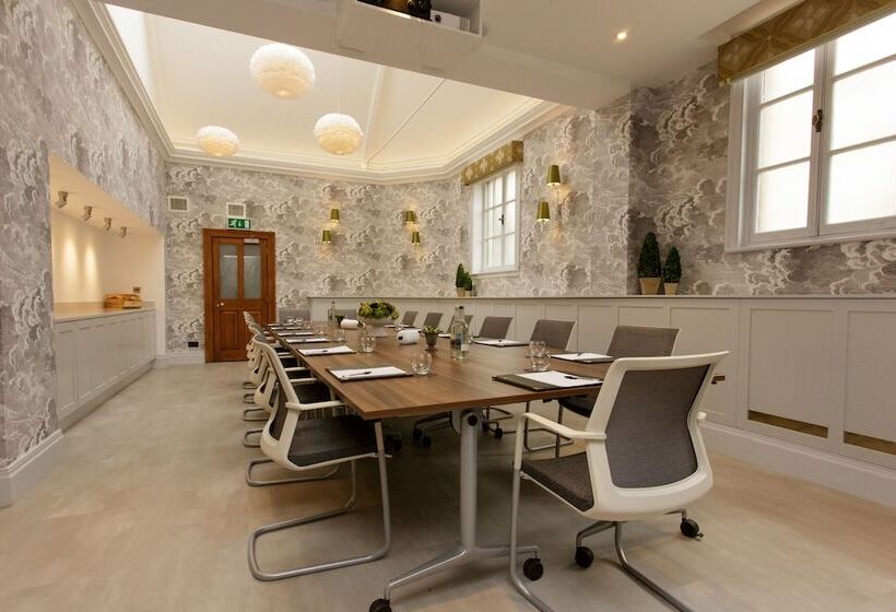 فندق The Wood Norton