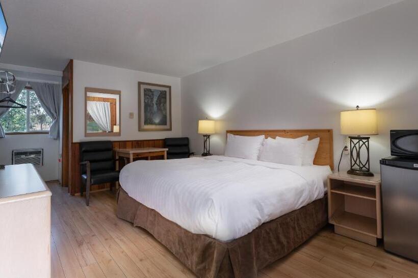 Cedar Motel