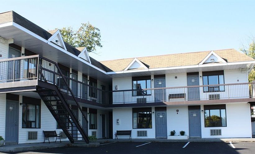 مُتل Crystal Inn