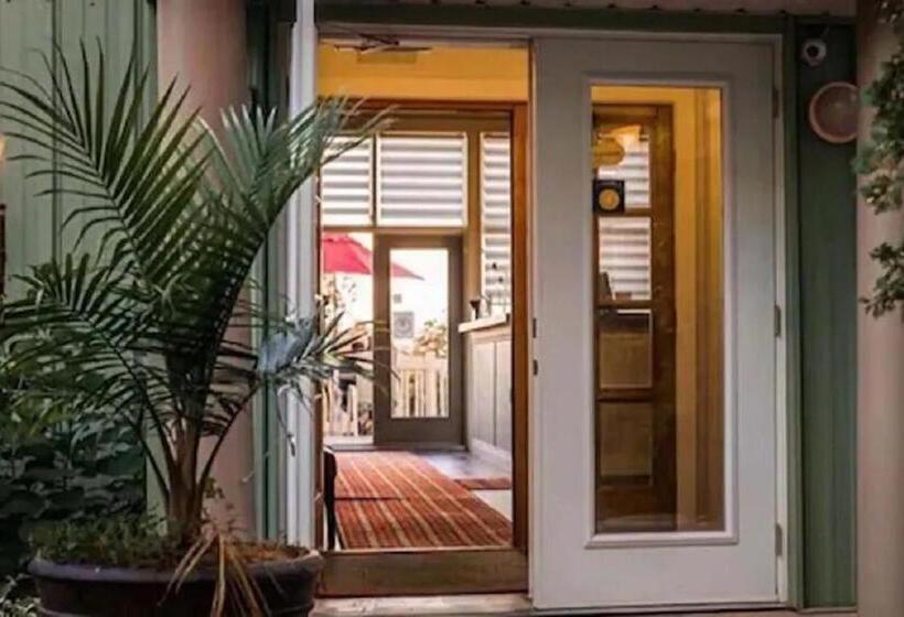 هتل Auberge La Camarine