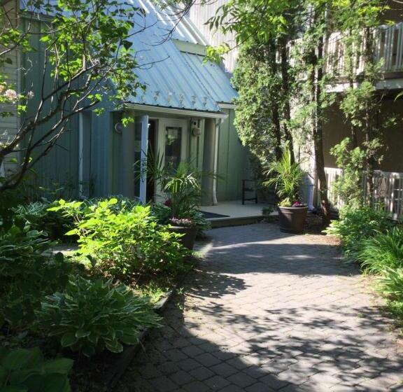 هتل Auberge La Camarine