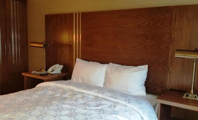 هتل Baymont By Wyndham Montreal Airport