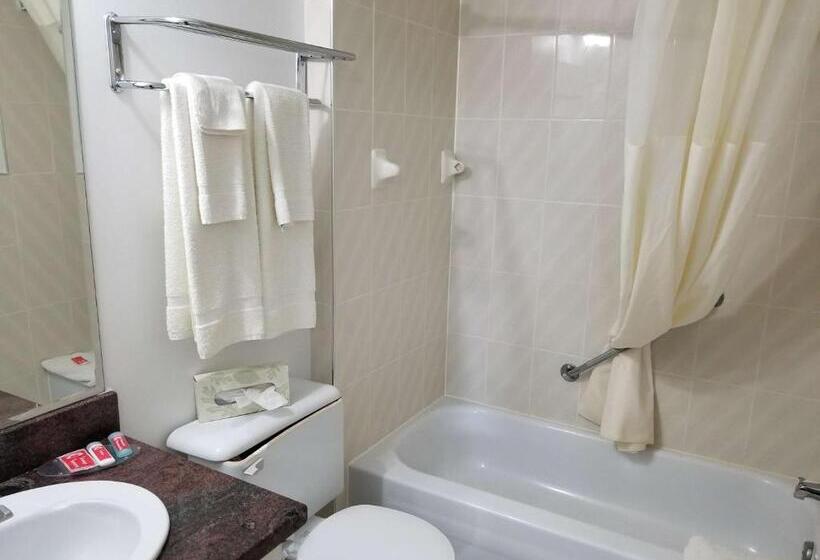 هتل Baymont By Wyndham Montreal Airport